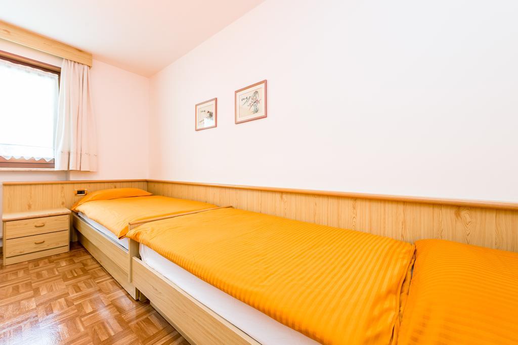 Appartamenti Cesa Crepa Neigra Canazei Buitenkant foto