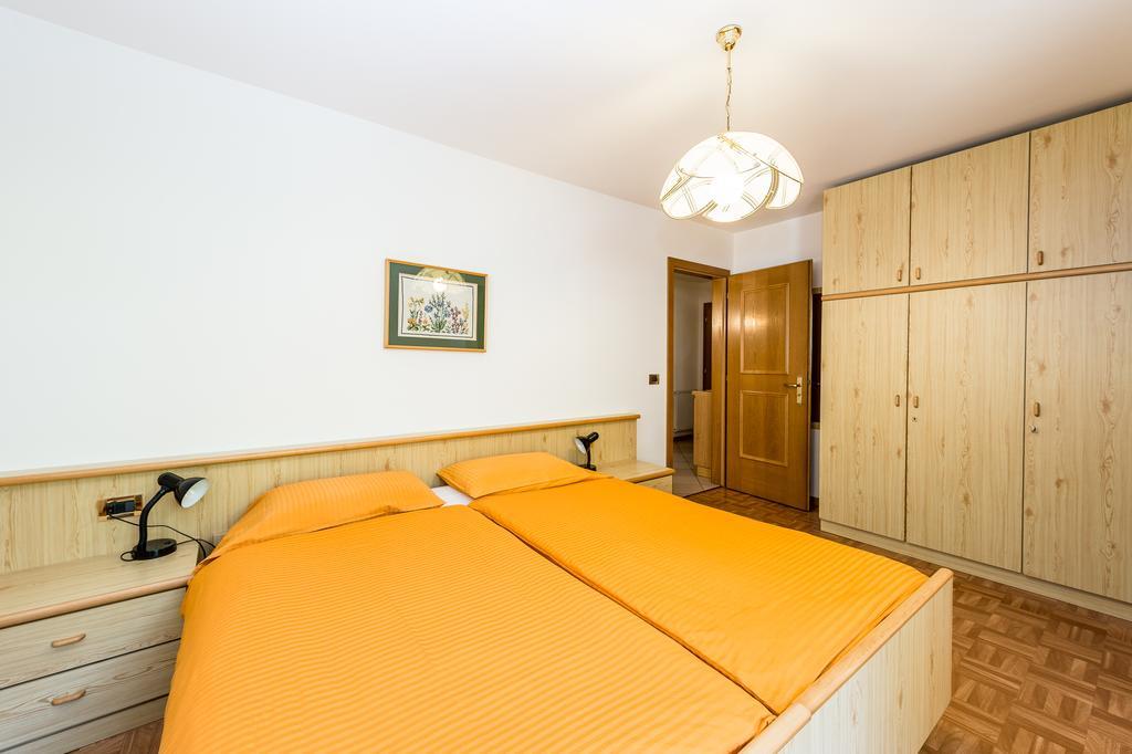 Appartamenti Cesa Crepa Neigra Canazei Buitenkant foto