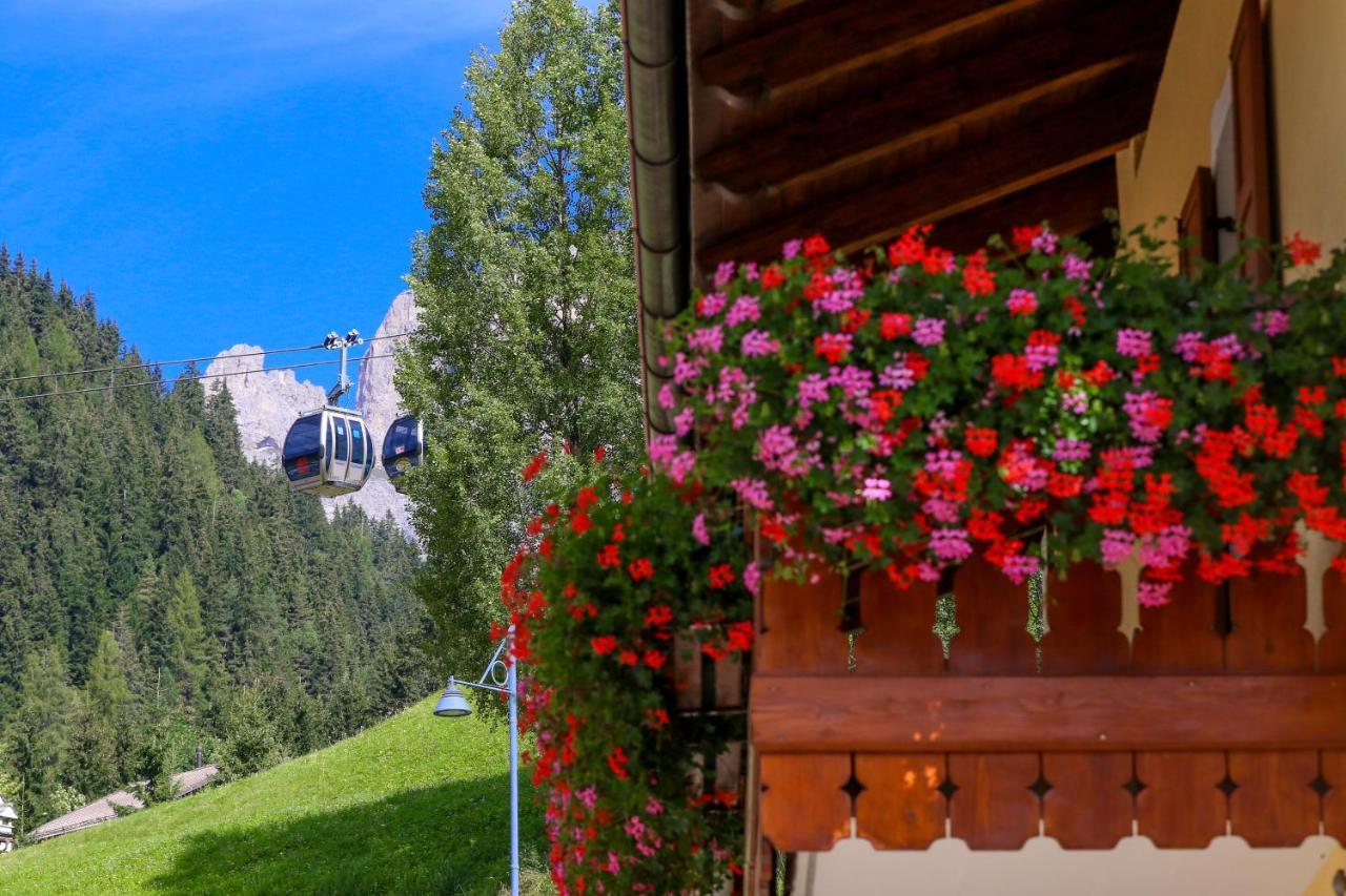 Appartamenti Cesa Crepa Neigra Canazei Buitenkant foto