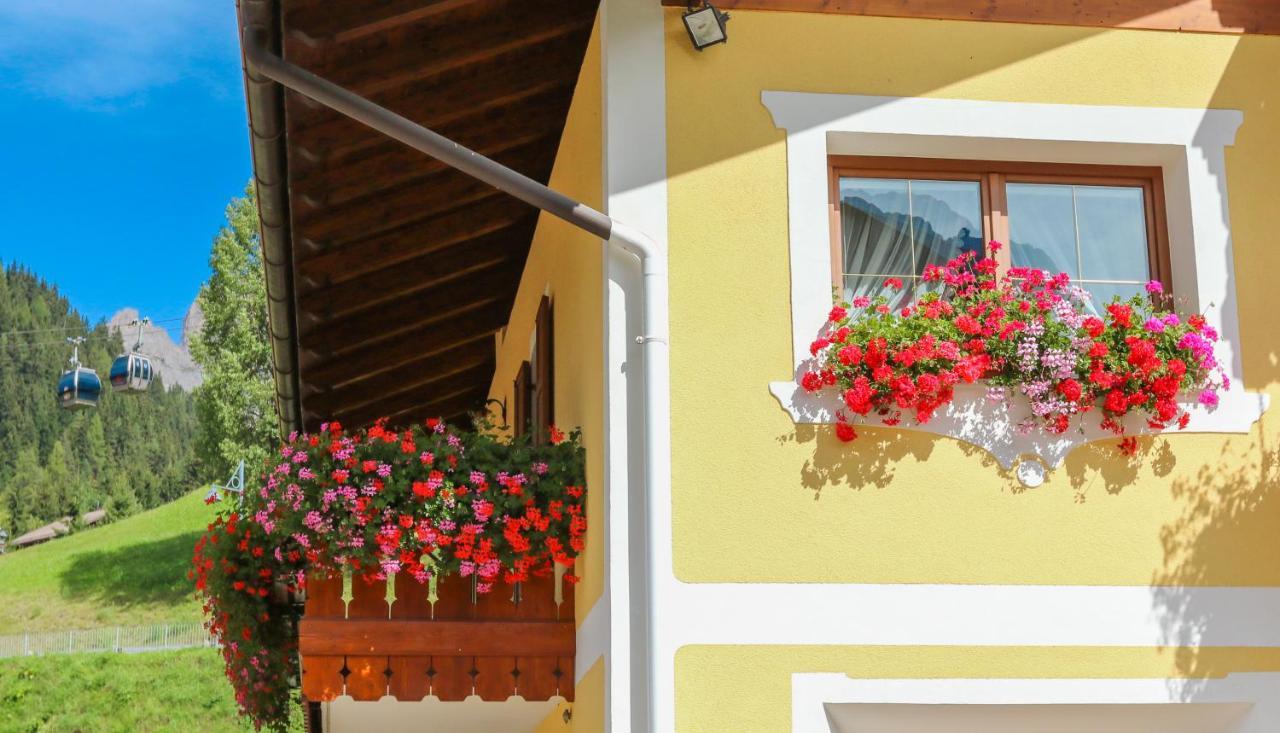 Appartamenti Cesa Crepa Neigra Canazei Buitenkant foto
